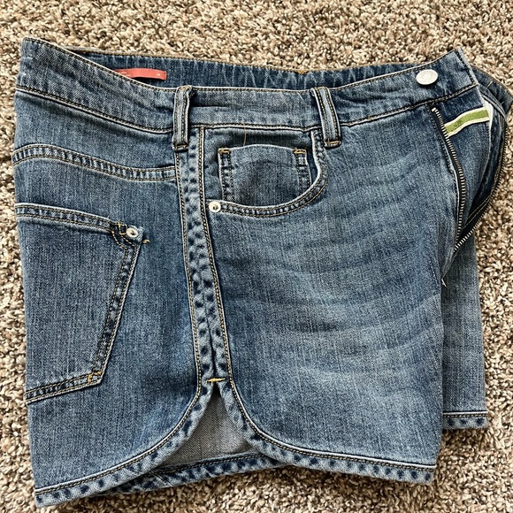 Anthropologie Pilcro- denim shorts with scooped side hem - Picture 2 of 4